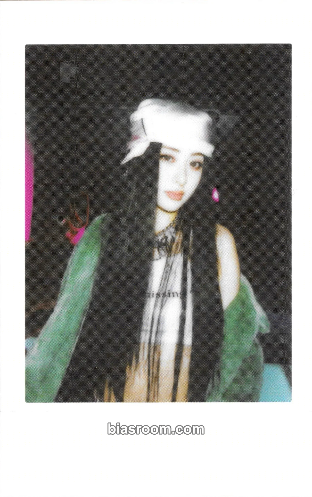 Huh Yunjin EASY Photocard - LE SSERAFIM - LE SSERAFIM K-pop photocard