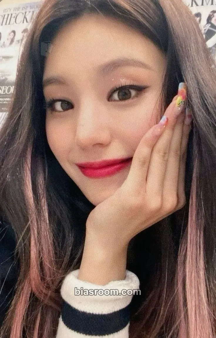 Yeji CHECKMATE Photocard - ITZY - ITZY K-pop photocard