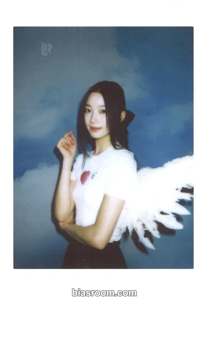 Kazuha UNFORGIVEN Photocard - LE SSERAFIM - LE SSERAFIM K-pop photocard