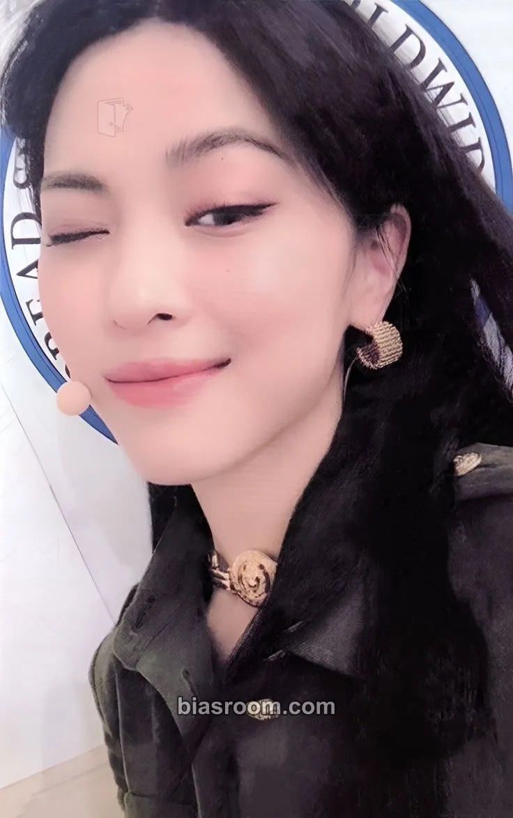 Ryujin CHECKMATE Photocard - ITZY - ITZY K-pop photocard