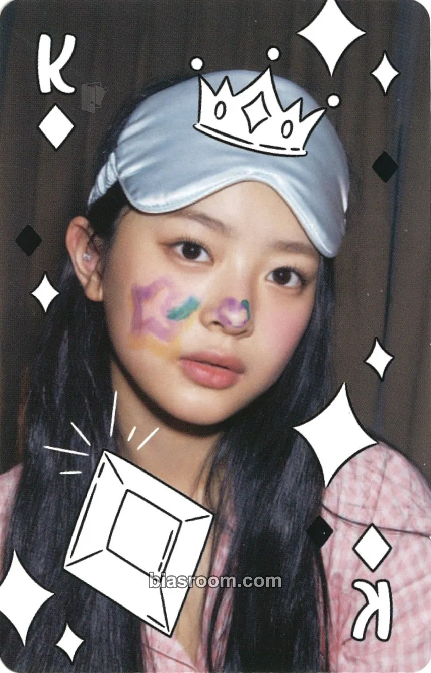 Hanni Welcome to ROOM 722 (2023 Season's Greetings) Photocard - NewJeans - NewJeans K-pop photocard