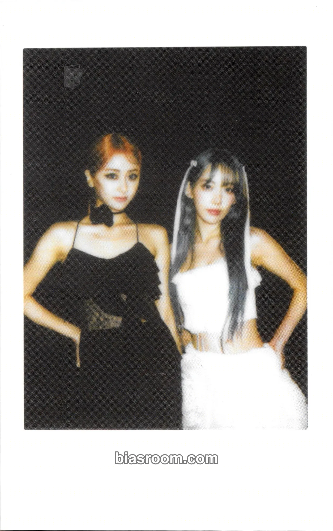 EASY Photocard - LE SSERAFIM - LE SSERAFIM K-pop photocard