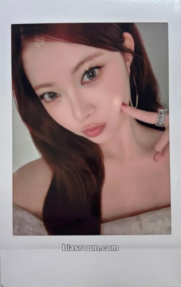 Hong Eunchae Easy Crazy Hot Tour Encore (2025/26) Photocard - LE SSERAFIM - LE SSERAFIM K-pop photocard