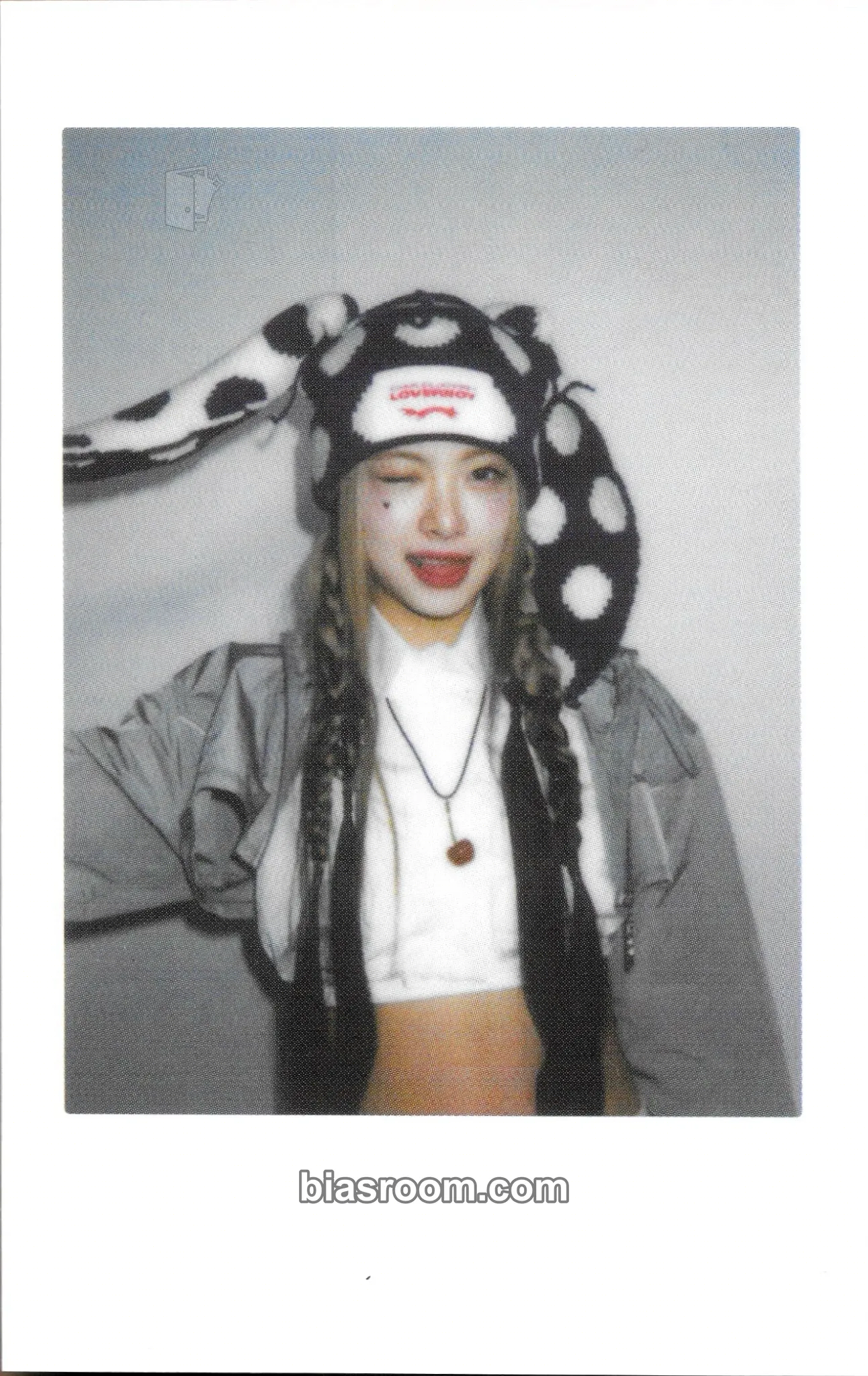 Hong Eunchae EASY Photocard - LE SSERAFIM - LE SSERAFIM K-pop photocard