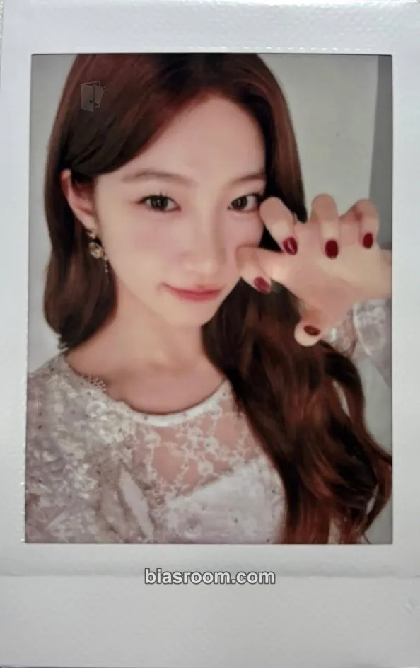Kazuha Easy Crazy Hot Tour Encore (2025/26) Photocard - LE SSERAFIM - LE SSERAFIM K-pop photocard