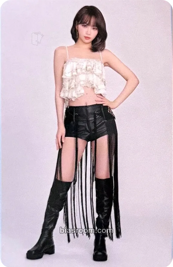 Kim Chaewon Easy Crazy Hot Tour Encore (2025/26) Photocard - LE SSERAFIM - LE SSERAFIM K-pop photocard