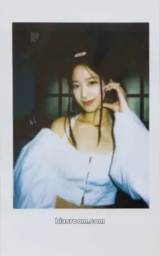 Kazuha EASY Photocard - LE SSERAFIM - LE SSERAFIM K-pop photocard