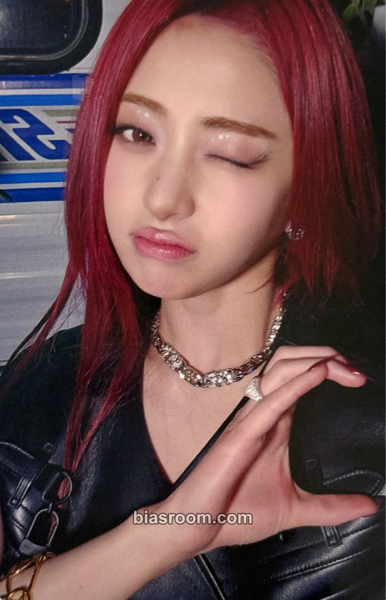 Huh Yunjin EASY Photocard - LE SSERAFIM - LE SSERAFIM K-pop photocard