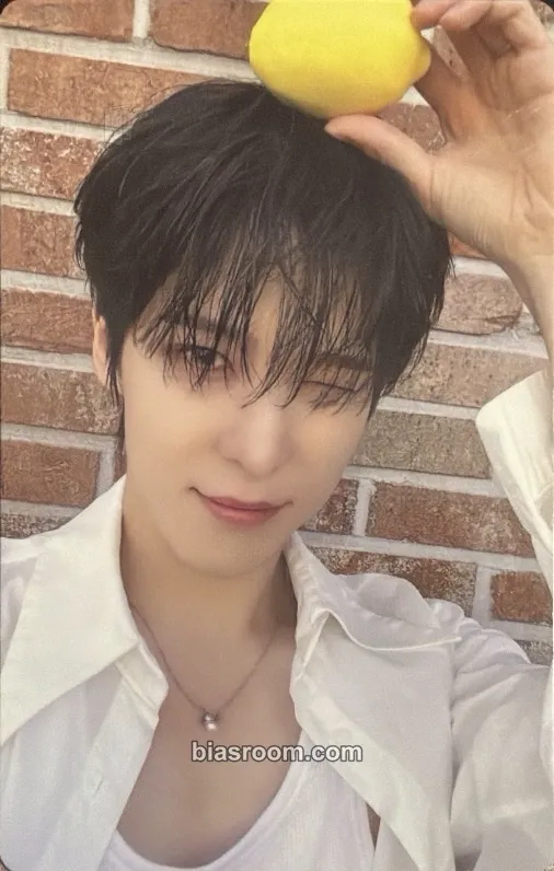 Yunho GOLDEN HOUR : Part.3 Photocard - ATEEZ - ATEEZ K-pop photocard