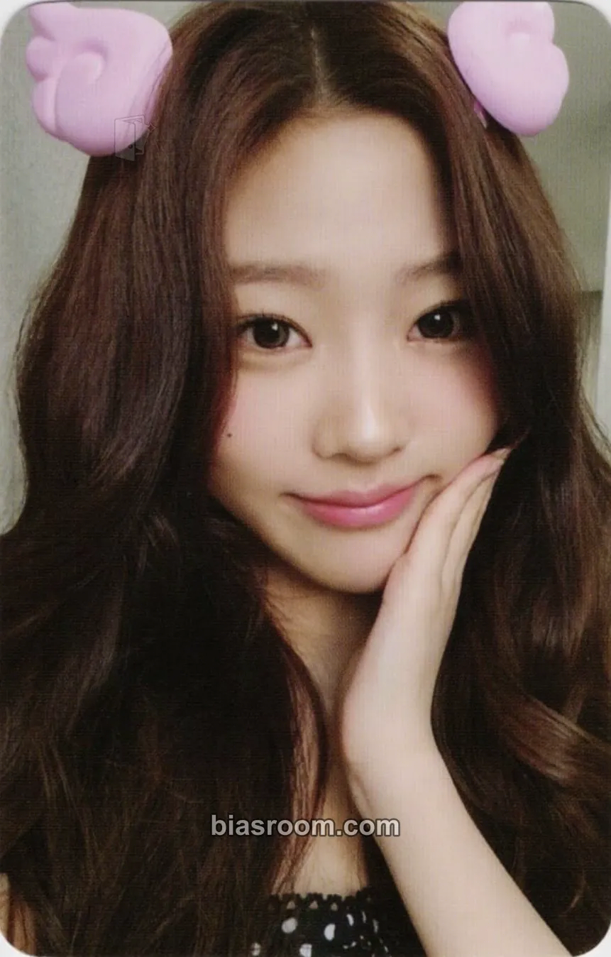 Stella STYLE Photocard - Hearts2Hearts - Hearts2Hearts K-pop photocard