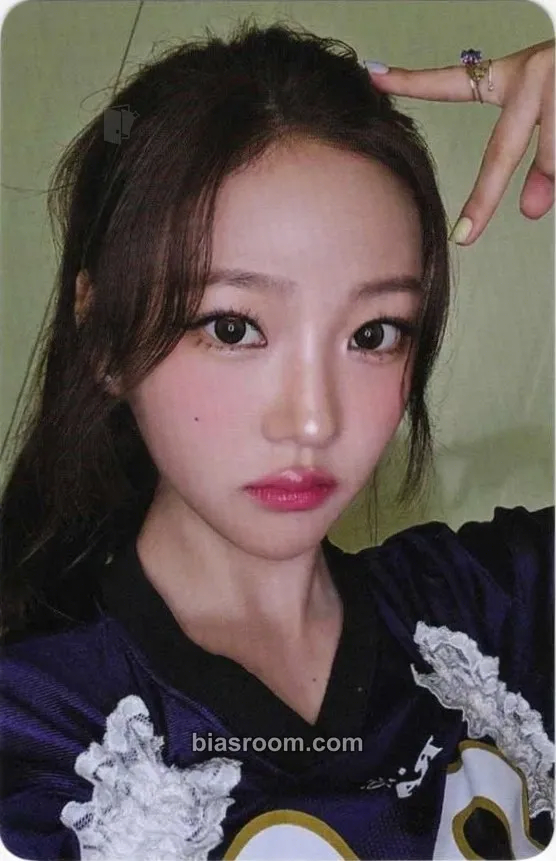 Stella STYLE Photocard - Hearts2Hearts - Hearts2Hearts K-pop photocard