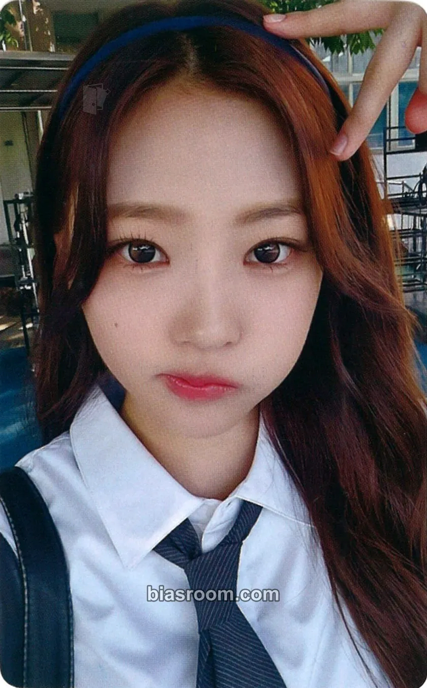 Stella STYLE Photocard - Hearts2Hearts - Hearts2Hearts K-pop photocard