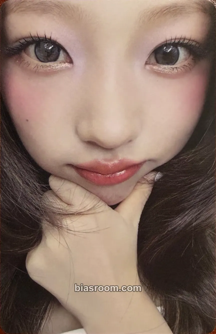 Stella FOCUS Photocard - Hearts2Hearts - Hearts2Hearts K-pop photocard