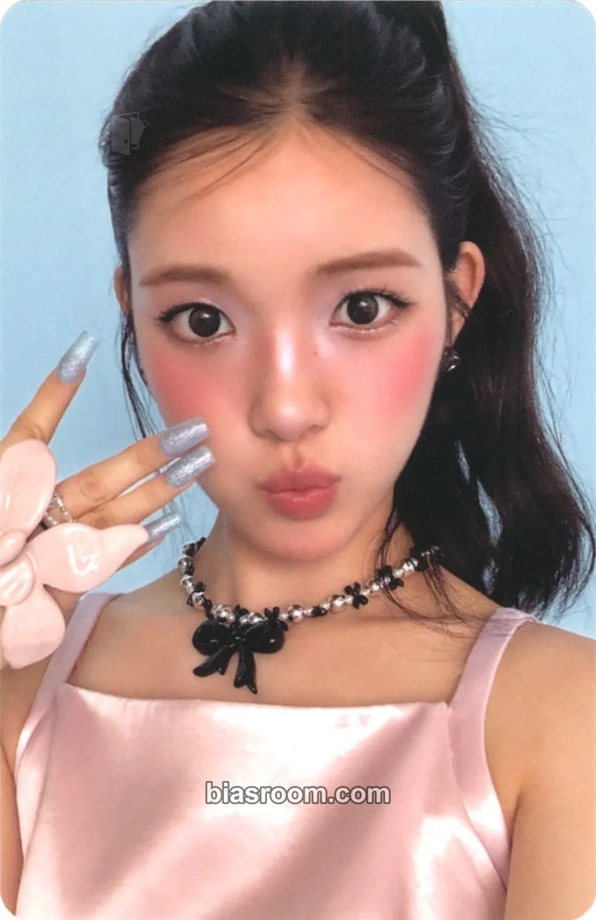 Yuha FOCUS Photocard - Hearts2Hearts - Hearts2Hearts K-pop photocard