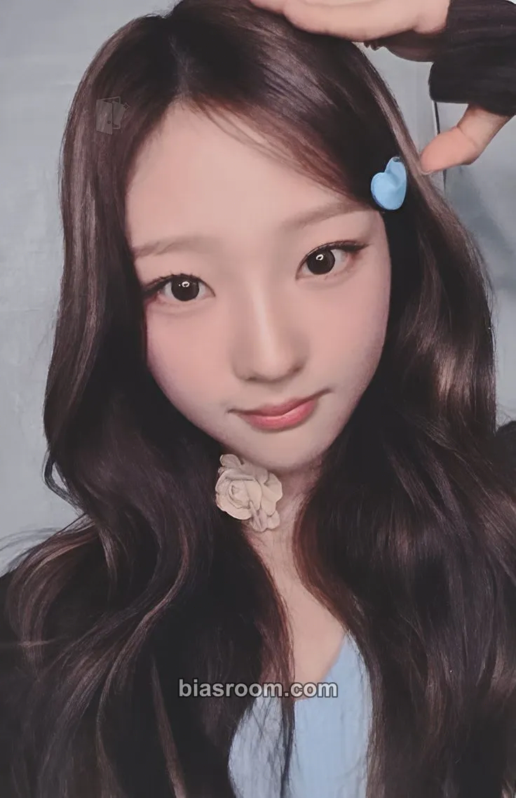 Stella FOCUS Photocard - Hearts2Hearts - Hearts2Hearts K-pop photocard