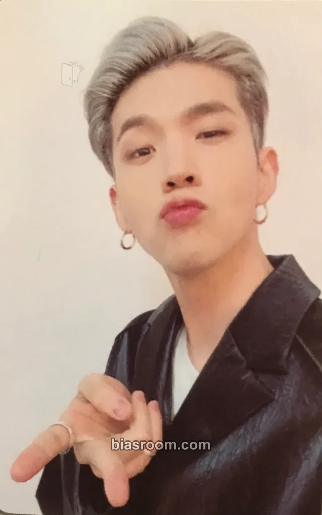 KARD - BM - KARD 5th Mini Album 'Re:' Album pob (pre-order benefit)