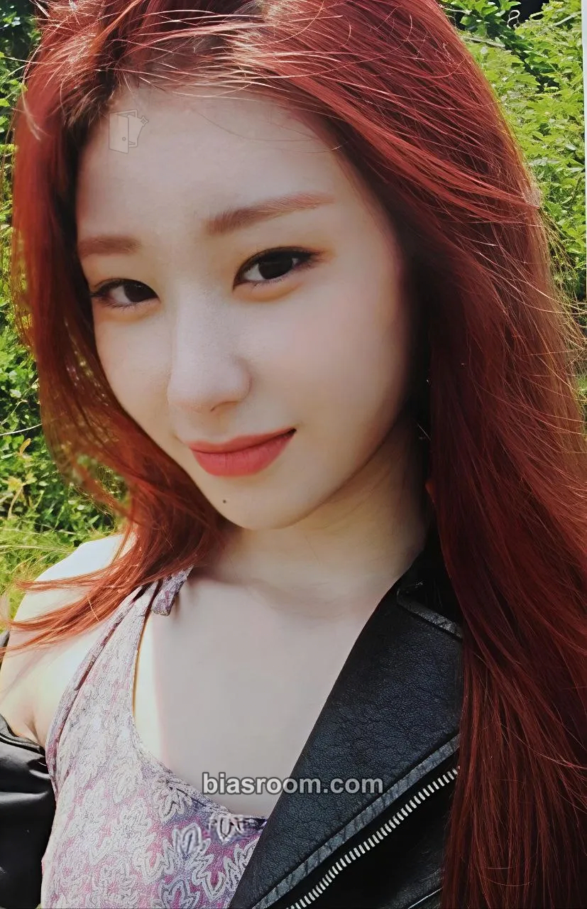 Chaeryeong 2022: Best Friends Forever Season's Greetings Photocard - ITZY - ITZY K-pop photocard
