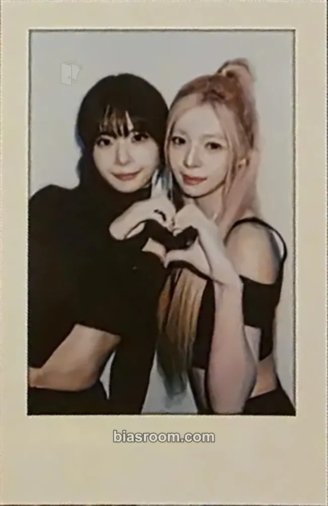 Beyond Beauty Photocard - tripleS - tripleS K-pop photocard