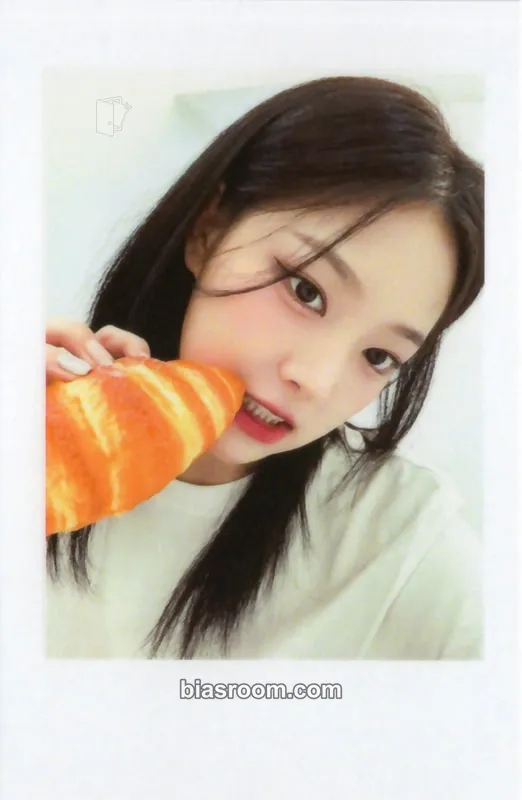 HyunJin Official Lightstick Photocard - Loossemble - Loossemble K-pop photocard