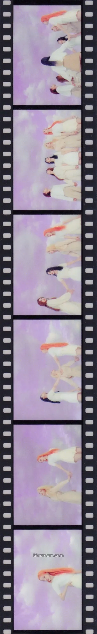 2021 Season's Greetings Photocard - LOONA - LOONA K-pop photocard