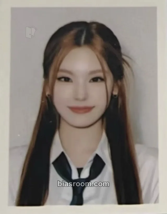 ITZY - Yeji - Itzy official fanclub MIDZY 3rd generation Other id photo