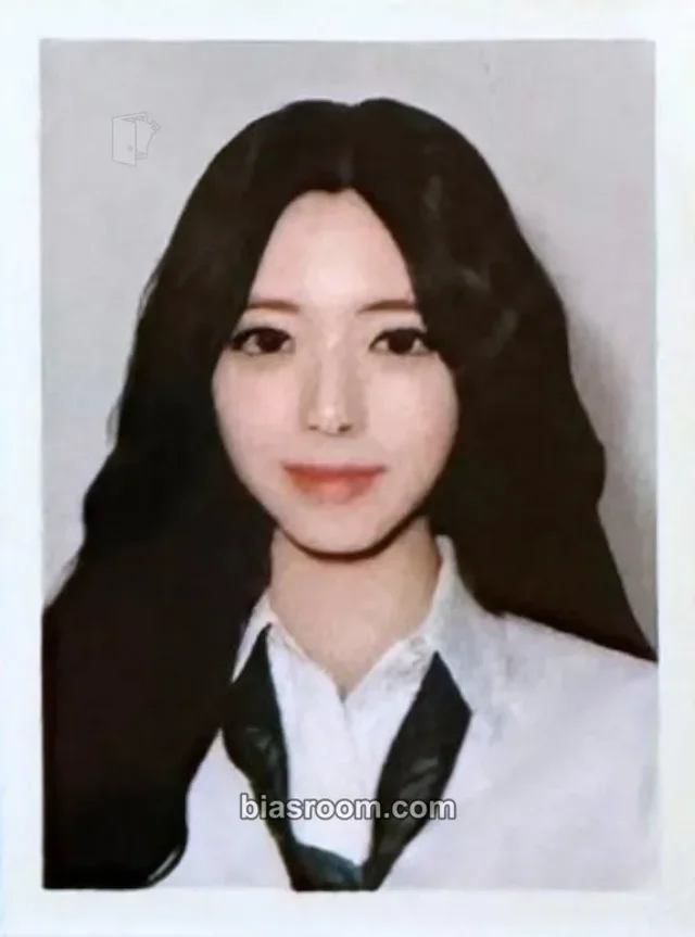 ITZY - Yuna - Itzy official fanclub MIDZY 3rd generation Other id photo