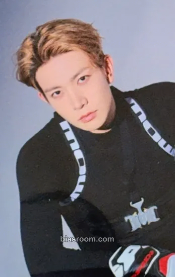Heeseung 'WALK THE LINE' World Tour Photocard - ENHYPEN - ENHYPEN K-pop photocard