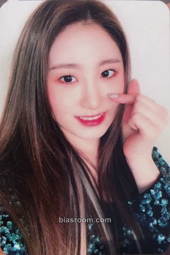 Lee Chaeyeon HEART*IZ Photocard - IZ*ONE - IZ*ONE K-pop photocard