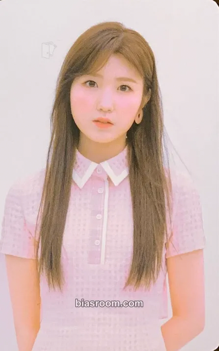 Hitomi HEART*IZ POP-UP STORE Photocard - IZ*ONE - IZ*ONE K-pop photocard