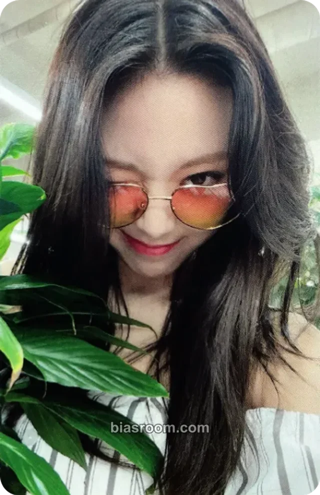 ITZY - Yuna - Crazy in Love Album withdrama fansign round 3