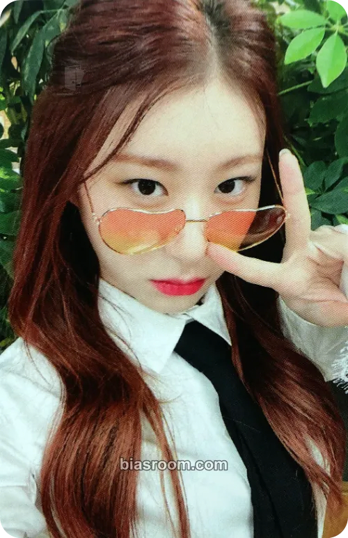 Chaeryeong Crazy in Love Photocard - ITZY - ITZY K-pop photocard