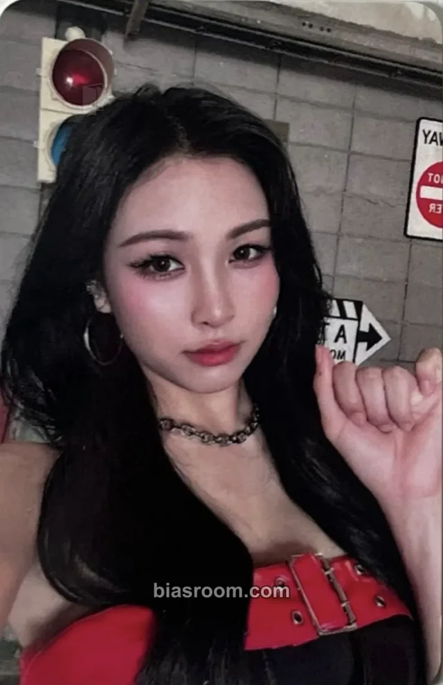 W!TCHX - Niaa - Run Baby Run Album album photocard