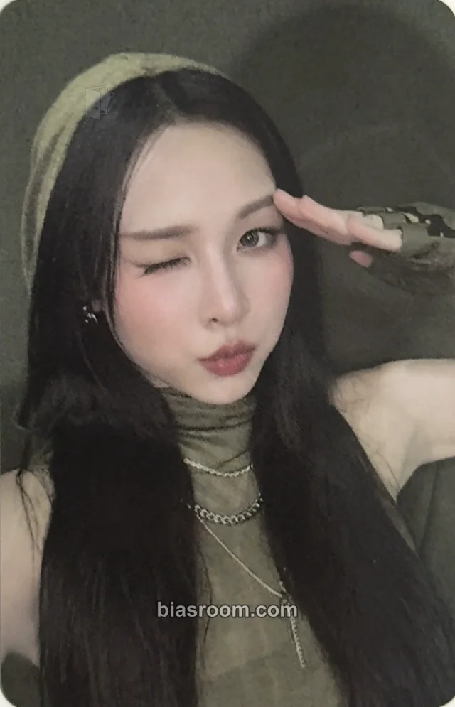 W!TCHX - Niaa - Run Baby Run Album album photocard