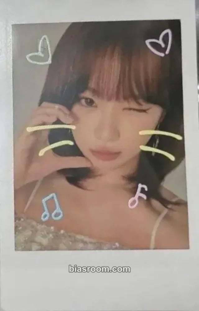 LE SSERAFIM - Kim Chaewon - 2025/2026 LE SSERAFIM TOUR “EASY CRAZY HOT” ENCORE Event polaroid trading card special card
