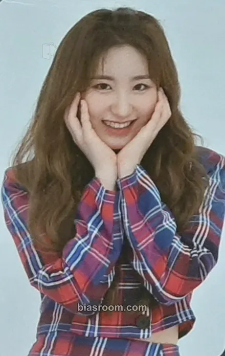 Lee Chaeyeon EYES ON ME: The Movie Photocard - IZ*ONE - IZ*ONE K-pop photocard