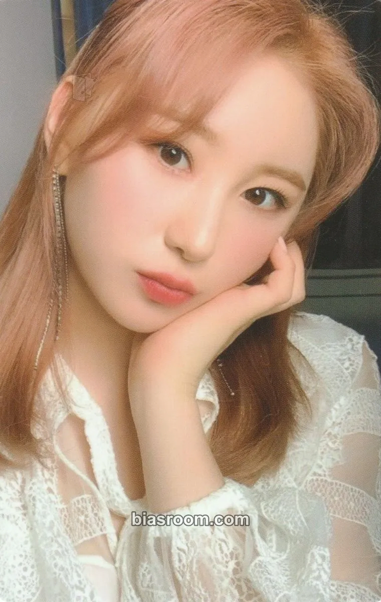 Lee Chaeyeon ONEIRIC THEATER - KIT Version Photocard - IZ*ONE - IZ*ONE K-pop photocard