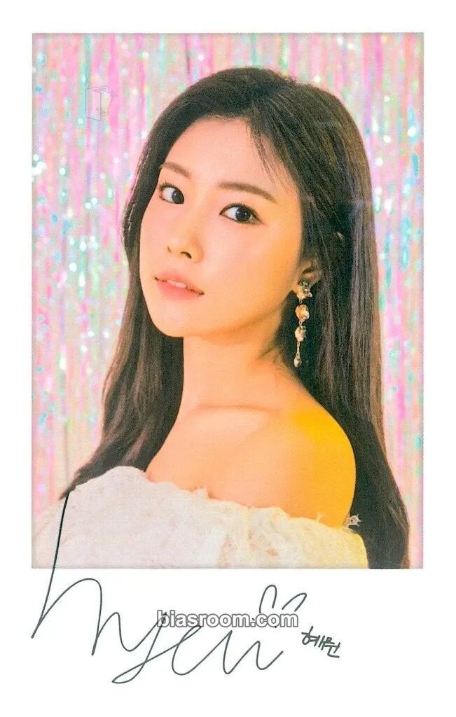 Hyewon EYES ON ME Photocard - IZ*ONE - IZ*ONE K-pop photocard