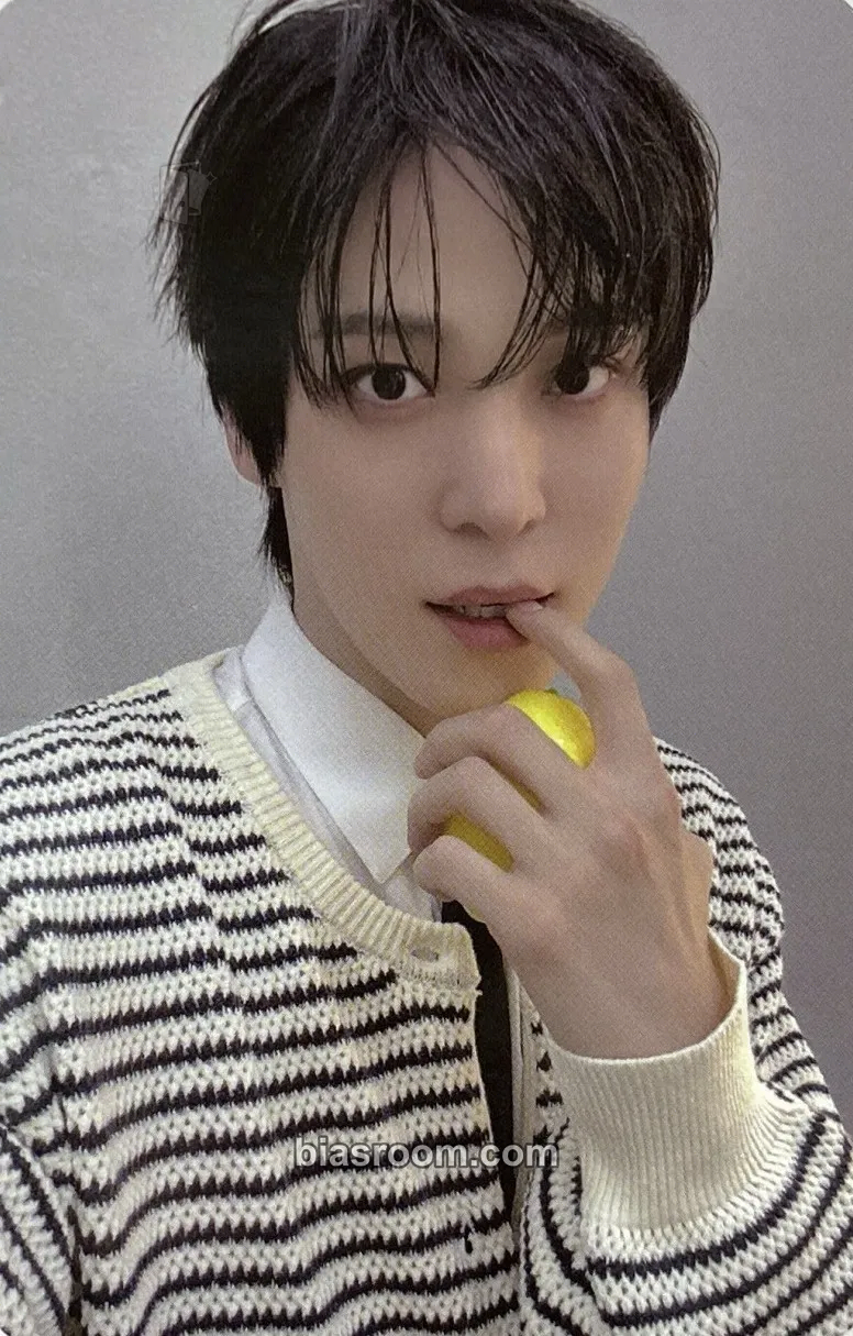 Yunho GOLDEN HOUR : Part.3 Photocard - ATEEZ - ATEEZ K-pop photocard