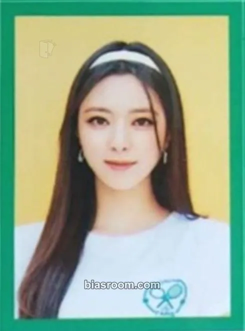 Yuna ITZY Official Fanclub MIDZY 2nd Generation Photocard - ITZY - ITZY K-pop photocard