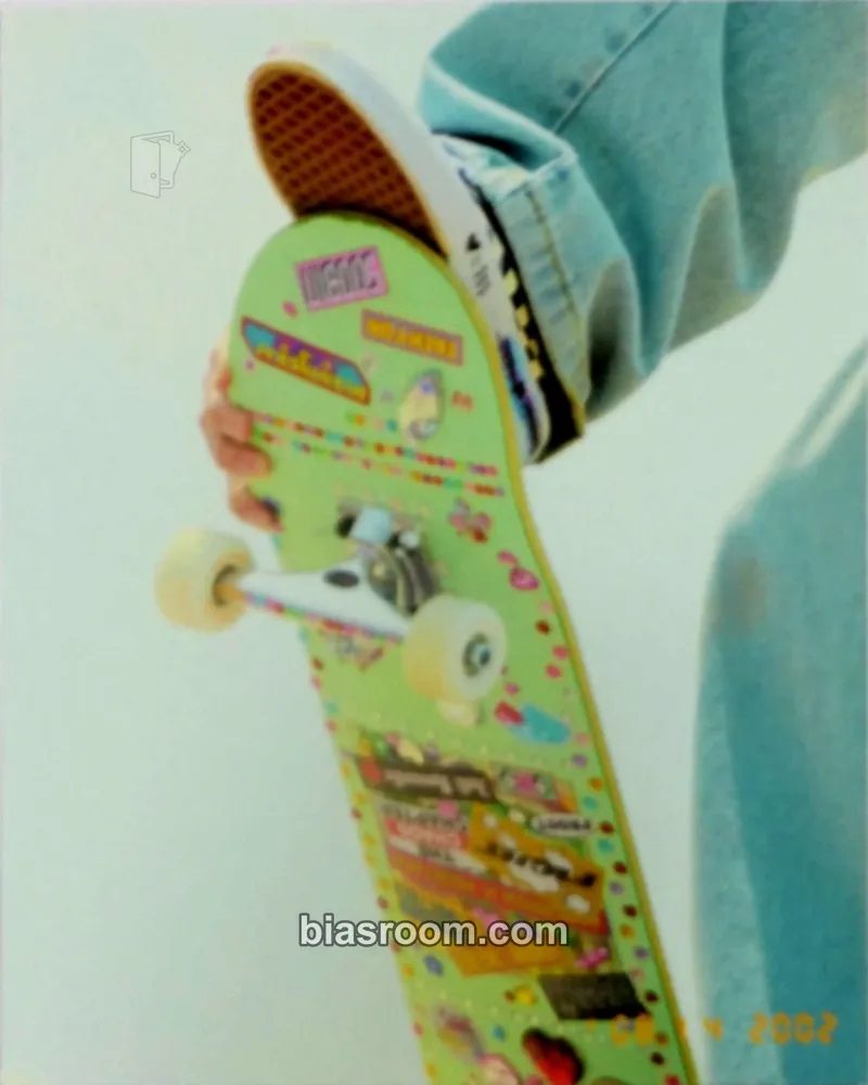 Huening Kai The Chaos Chapter: Fight or Escape Photocard - TOMORROW X TOGETHER - TOMORROW X TOGETHER K-pop photocard