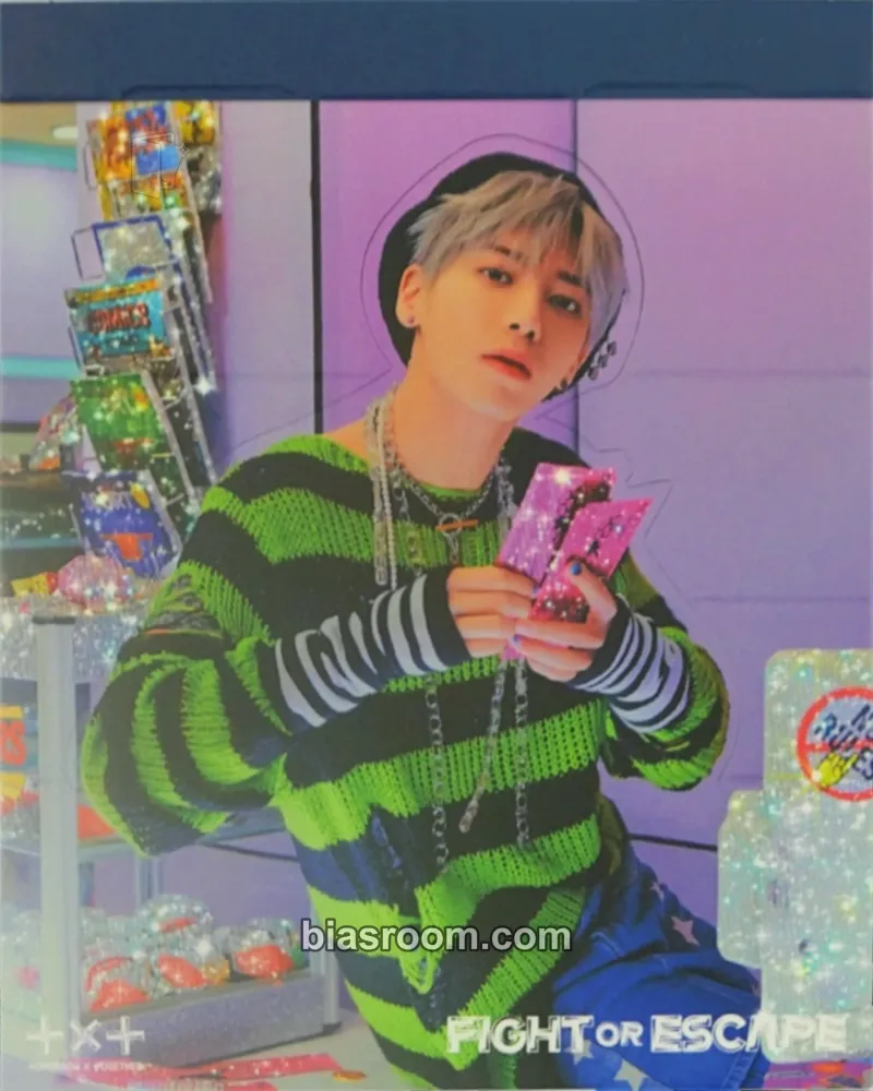 Taehyun The Chaos Chapter: Fight or Escape Photocard - TOMORROW X TOGETHER - TOMORROW X TOGETHER K-pop photocard
