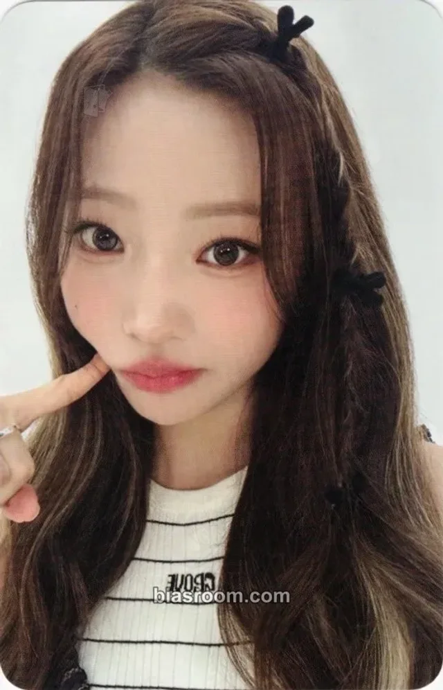 Hearts2Hearts - Stella - FOCUS Album ktown4u secret chat pob (pre-order benefit)