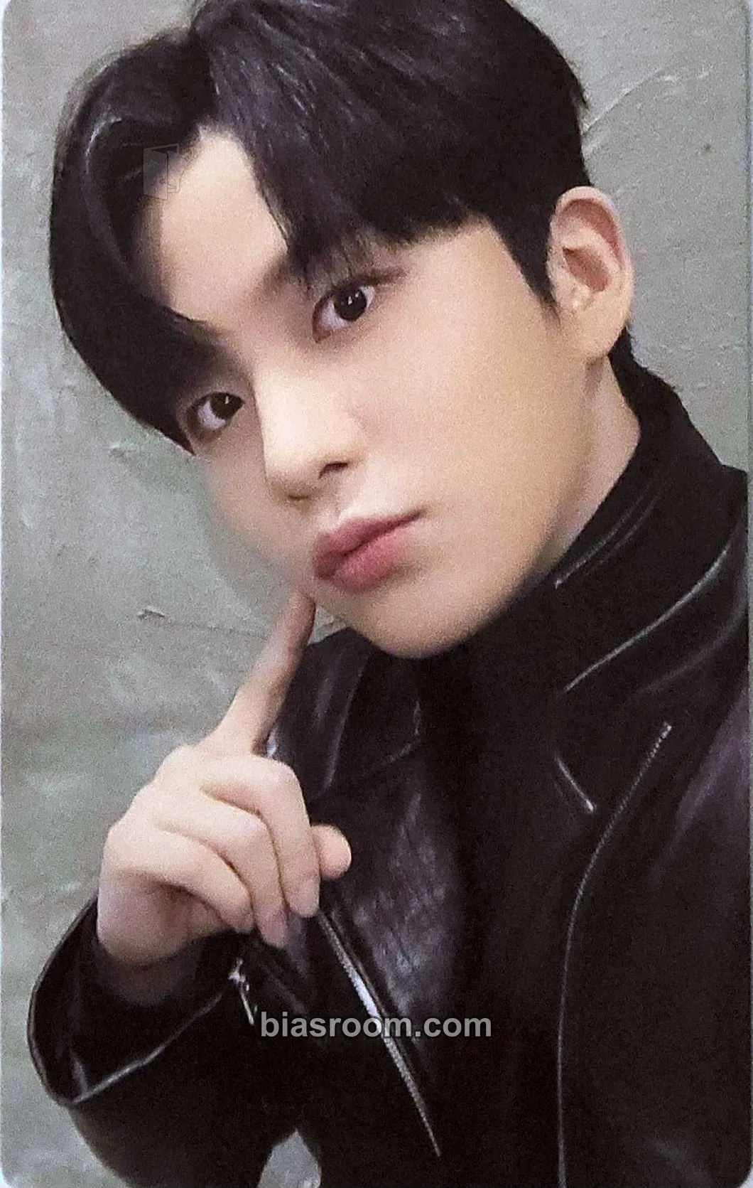 Jongho 2024 Season's Greetings - Atiny Detective Agency Photocard - ATEEZ - ATEEZ K-pop photocard