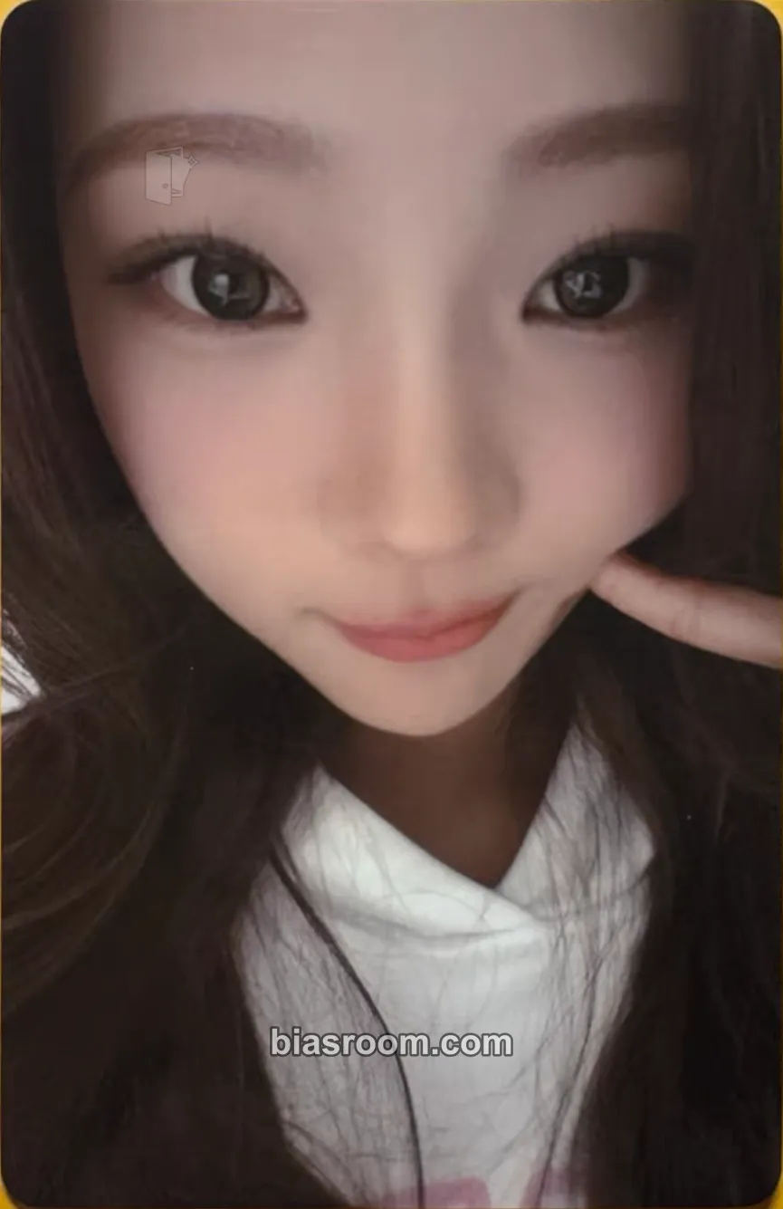 Stella FOCUS Photocard - Hearts2Hearts - Hearts2Hearts K-pop photocard