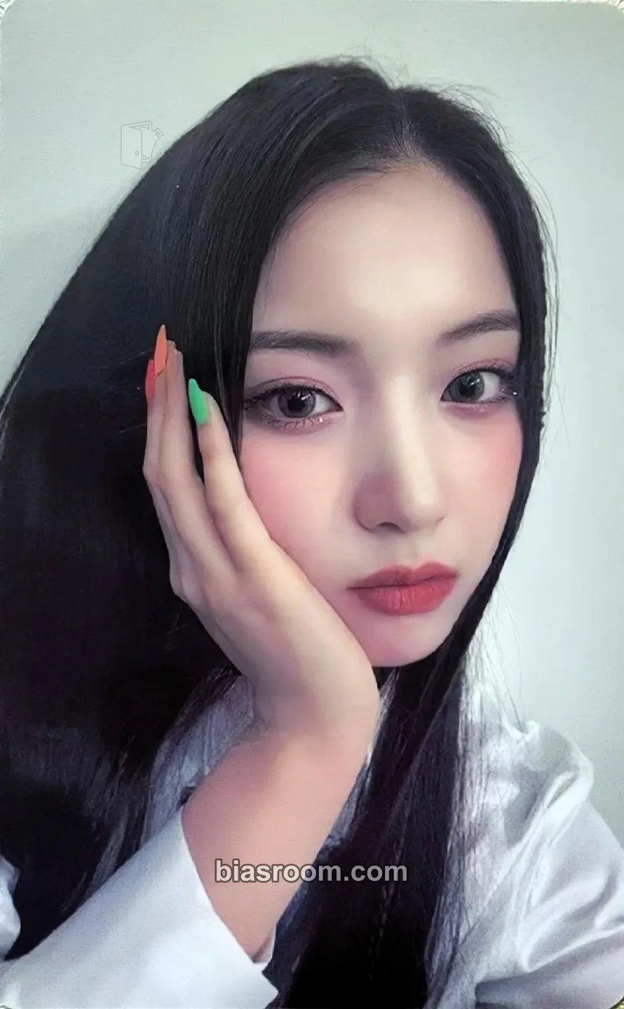 Jiwoo ENTWURF Photocard - NMIXX - NMIXX K-pop photocard