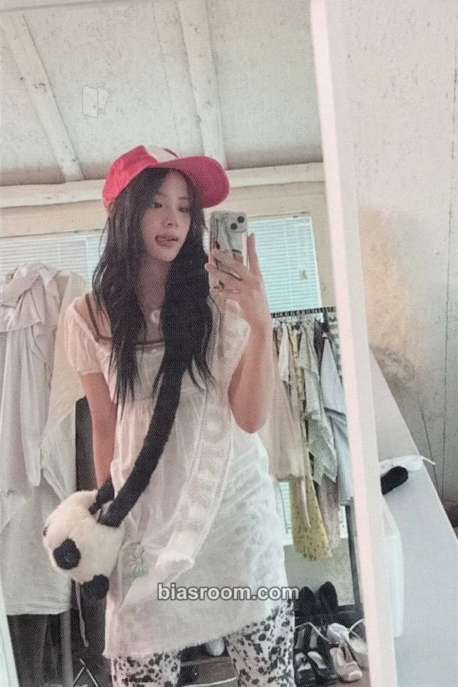 Minji The Fairy Association (2025 Season's Greetings) Photocard - NewJeans - NewJeans K-pop photocard