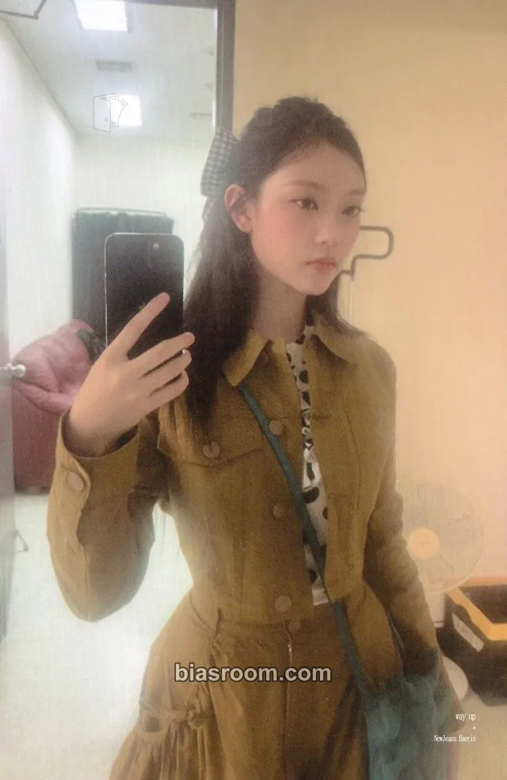 Haerin The Fairy Association (2025 Season's Greetings) Photocard - NewJeans - NewJeans K-pop photocard
