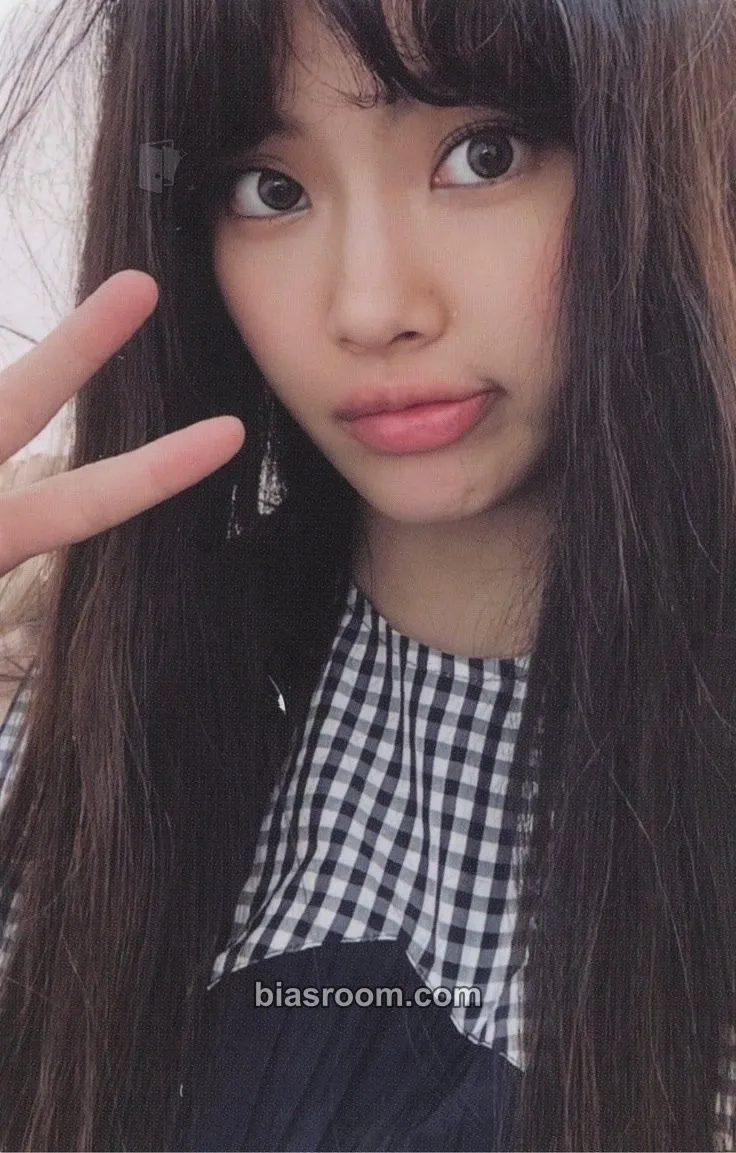 Hyein The Fairy Association (2025 Season's Greetings) Photocard - NewJeans - NewJeans K-pop photocard