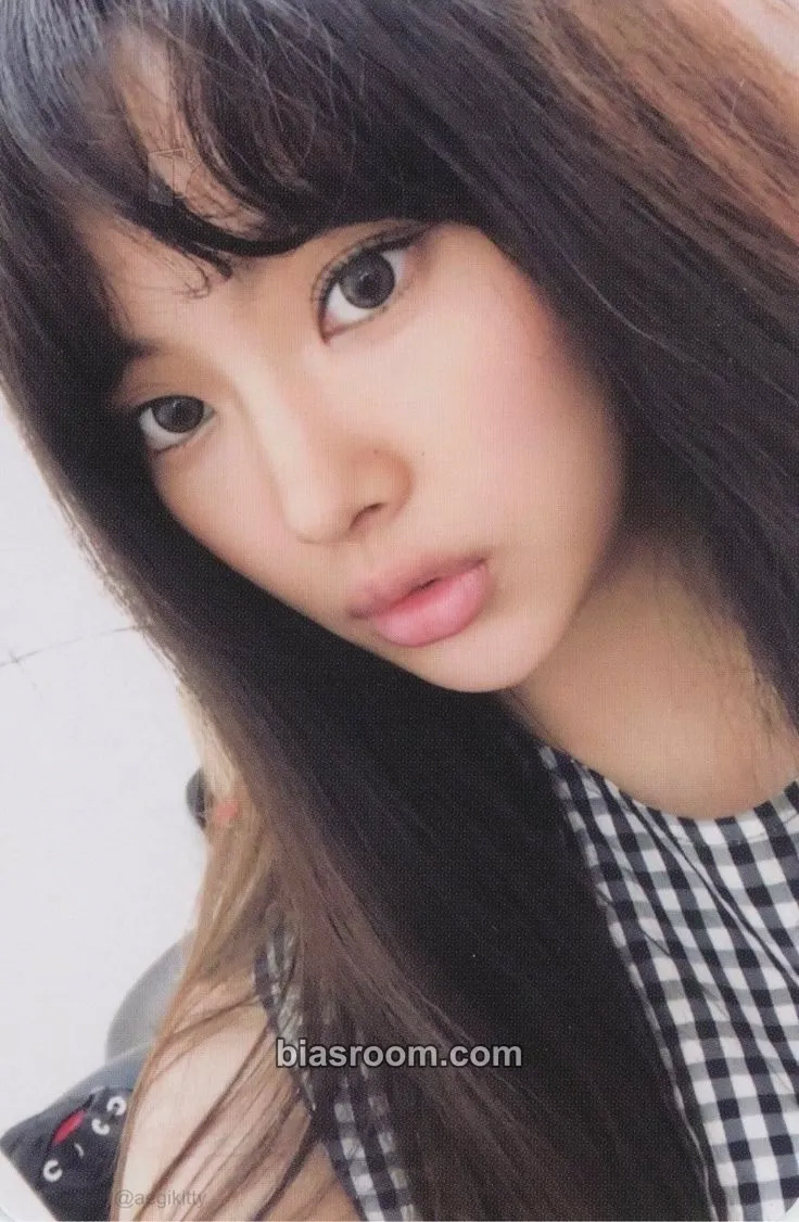 Hyein The Fairy Association (2025 Season's Greetings) Photocard - NewJeans - NewJeans K-pop photocard
