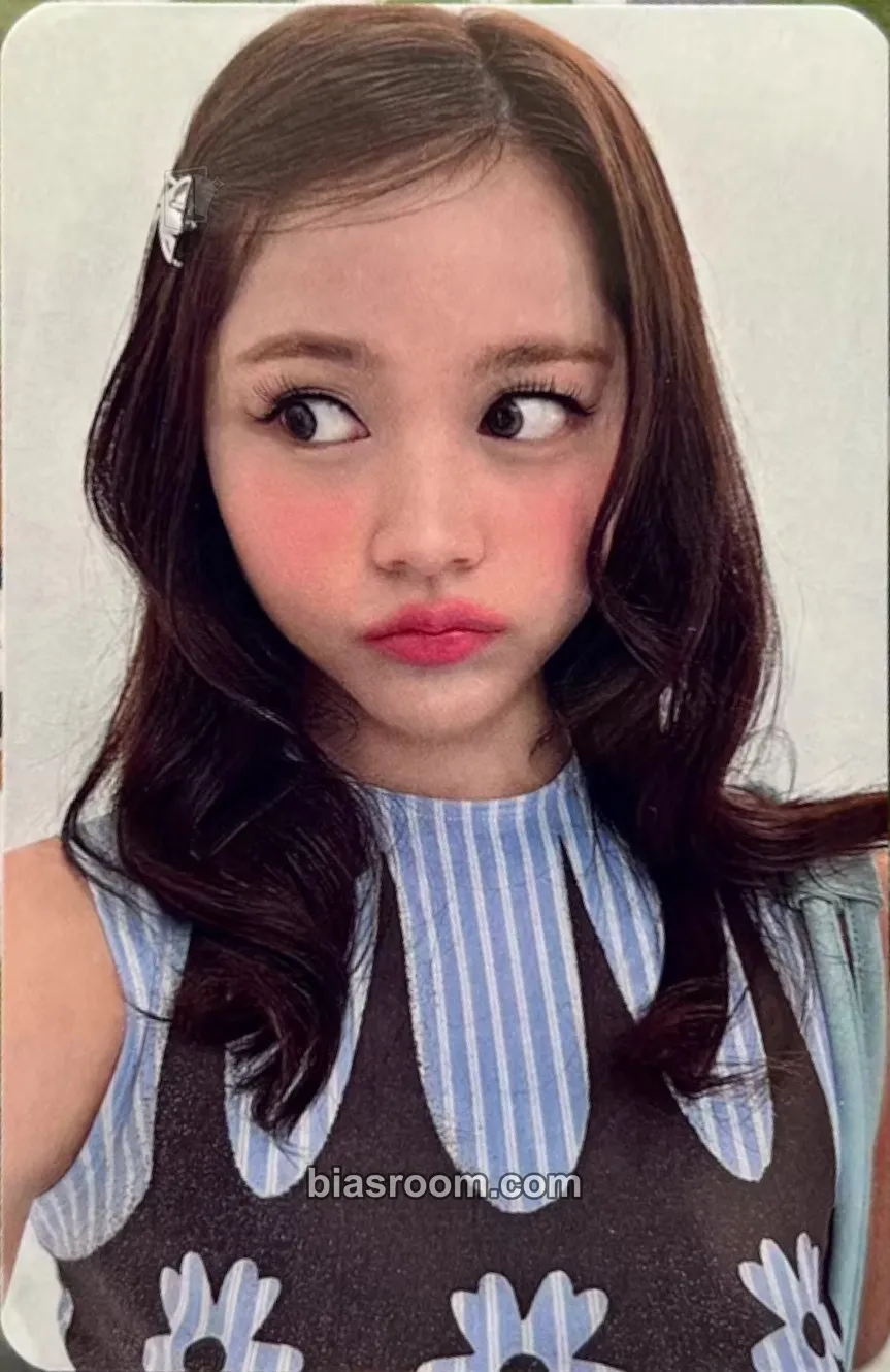 Carmen STYLE Photocard - Hearts2Hearts - Hearts2Hearts K-pop photocard